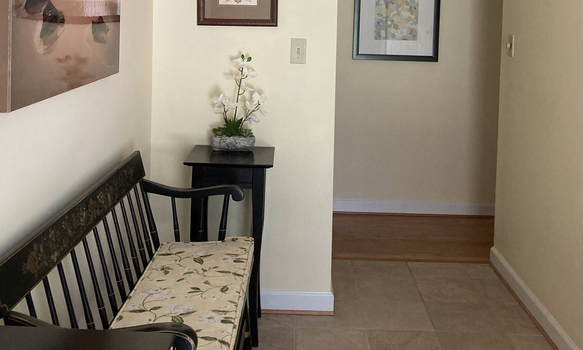 Glastonbury House | Be at home! Ideal for couples or a small family, close to many activities.