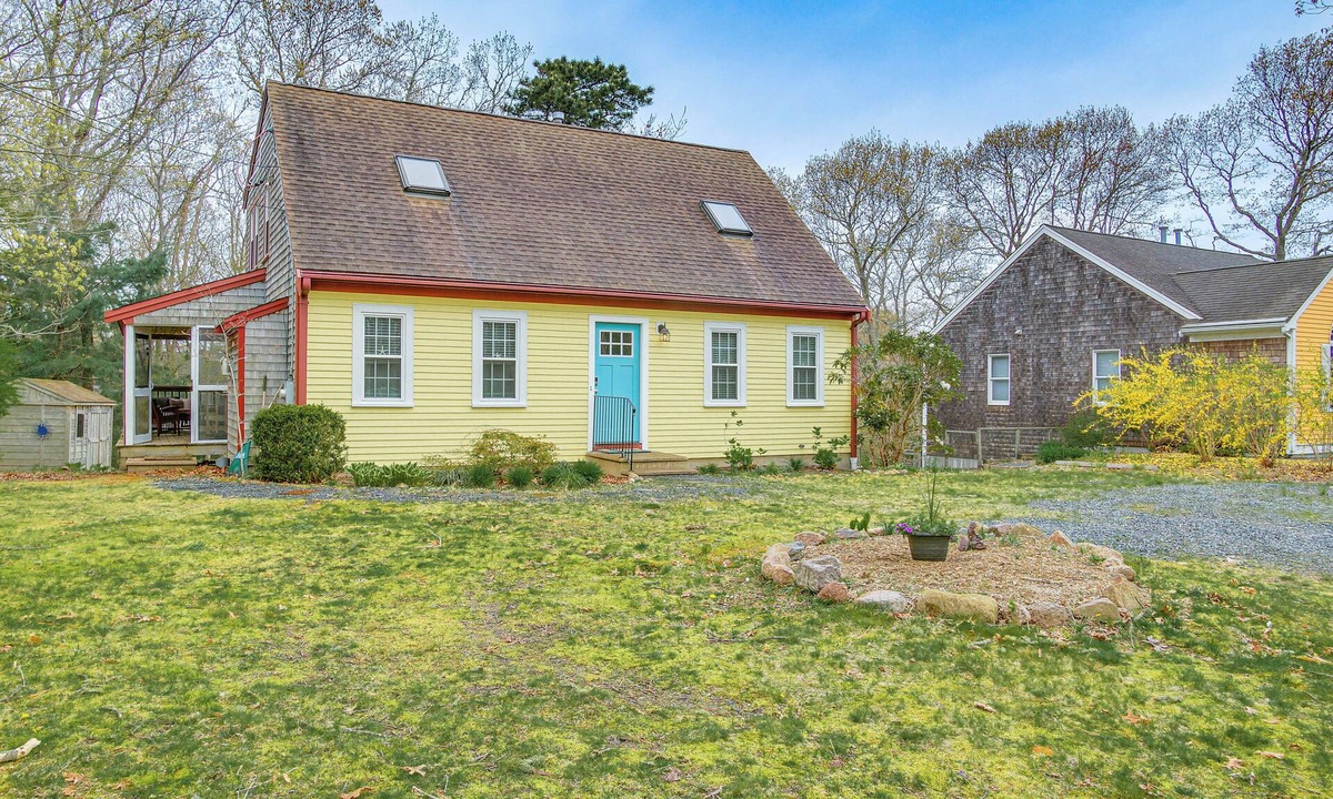 Mashpee House | Beach and Lake Access: Family Getaway in Mashpee