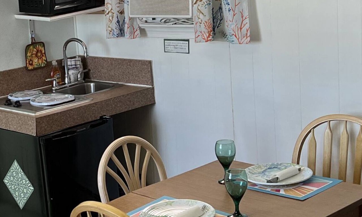 Seaside Heights Apartment | Beach/Boardwalk Block-Bright & Beachy