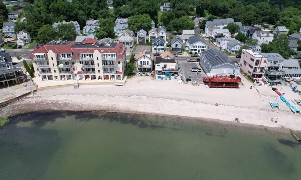 Milford House | Beach House 3-bedroom home in gorgeous Milford with access to private beach