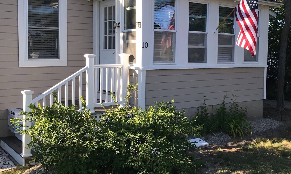 Camp Ellis Cottage | Beach House only 108 steps to 7 miles of sandy beach