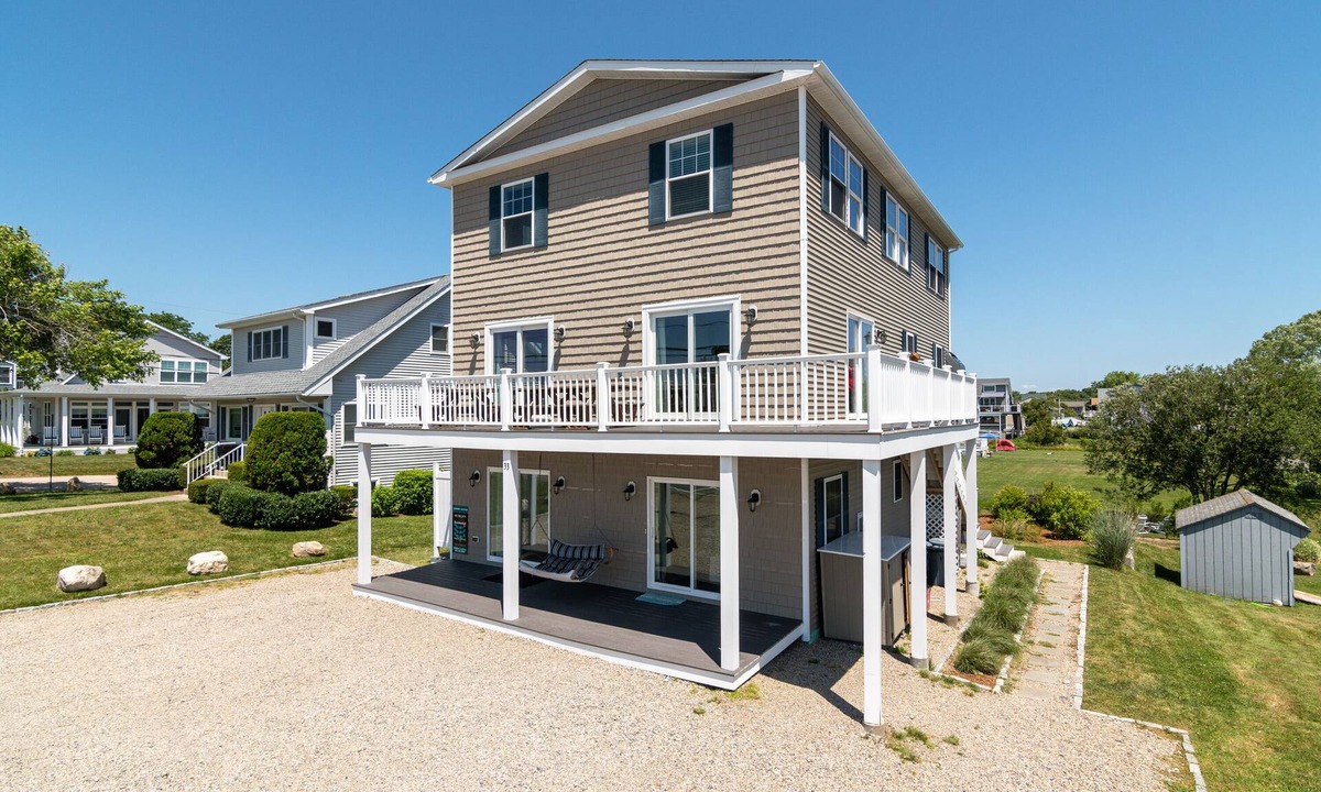 Eastward Look House | Beach House - Walk to gorgeous Beach - 150 Yards to beach