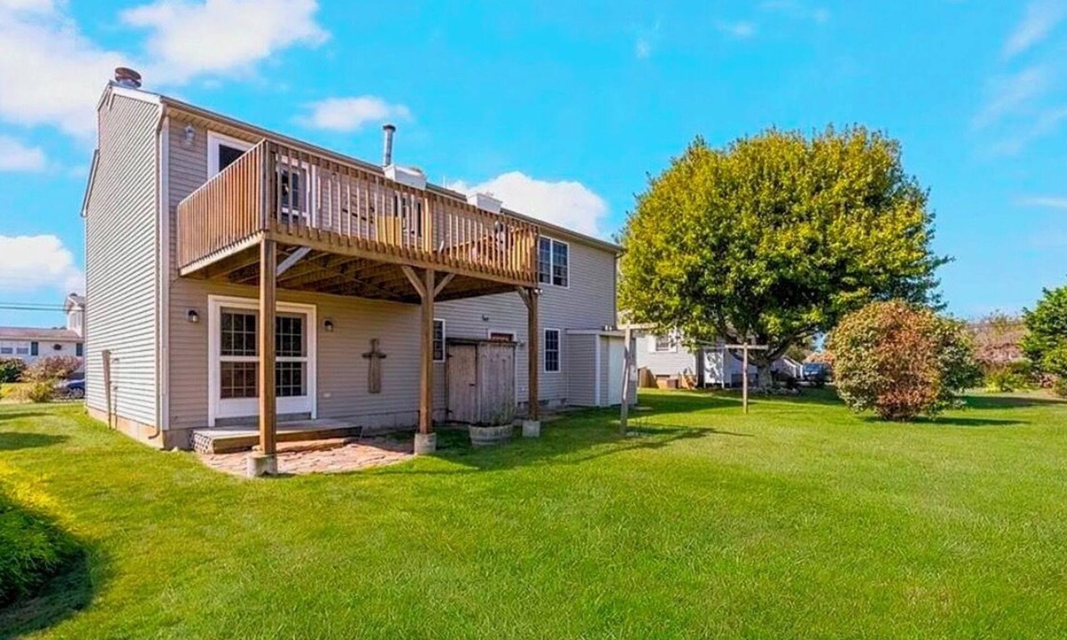 Narragansett House | Beach living at it's best in Narragansett Rhode Island!