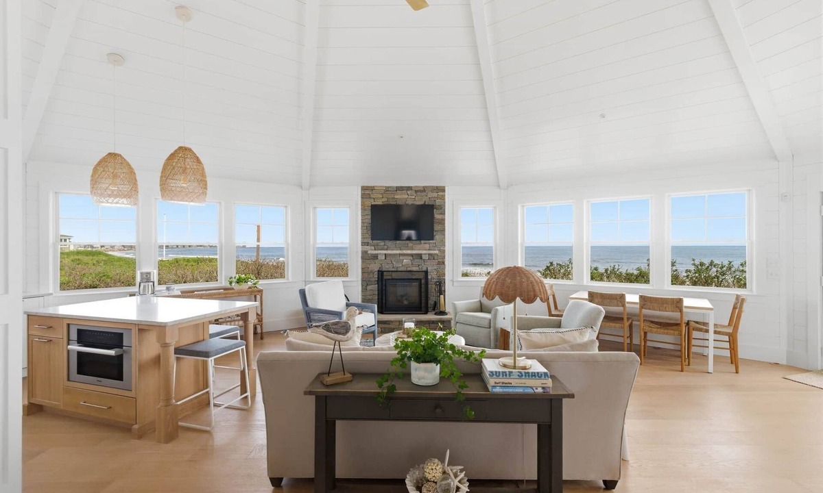 Biddeford Pool House | Beachfront Designer Home