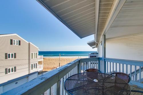Ocean Park House | Beachfront Old Orchard Beach Condo w/Balcony