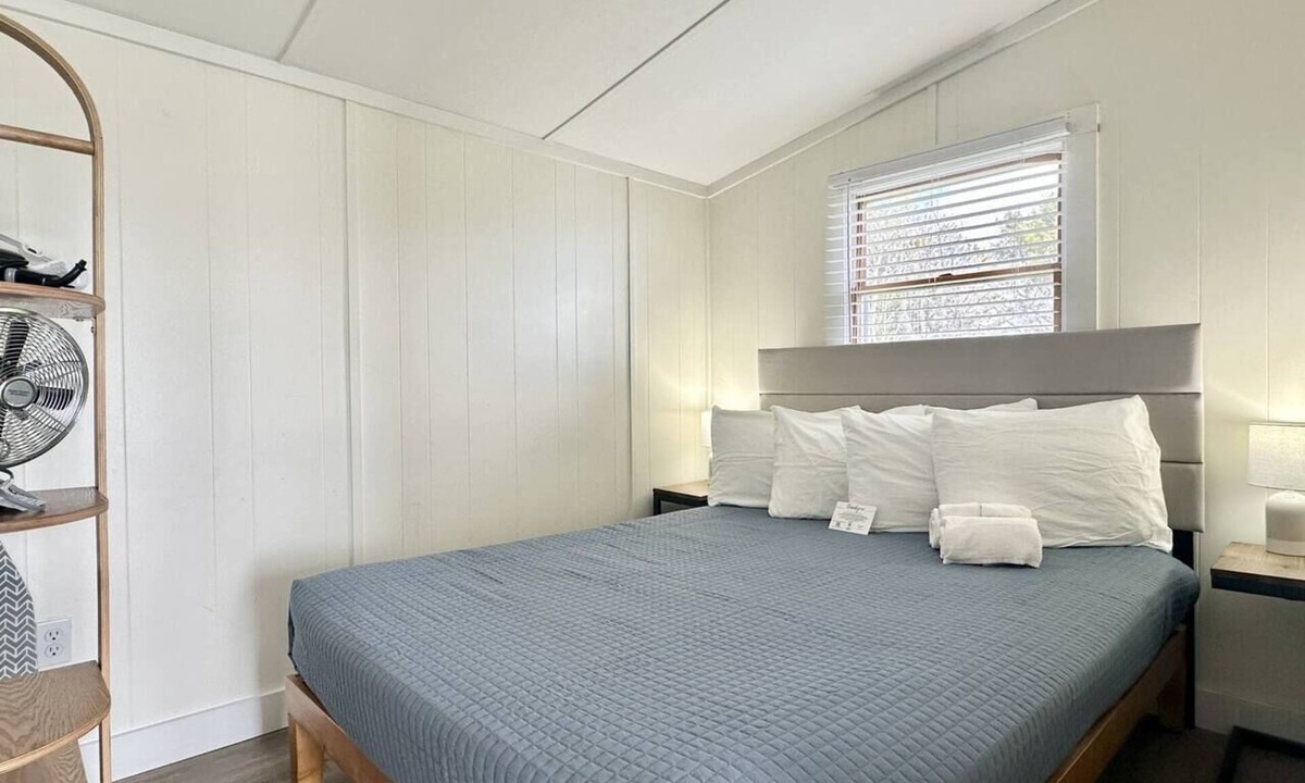 Bernard House | Beachfront Pet Friendly Tiny Home [Shoreline Bliss]