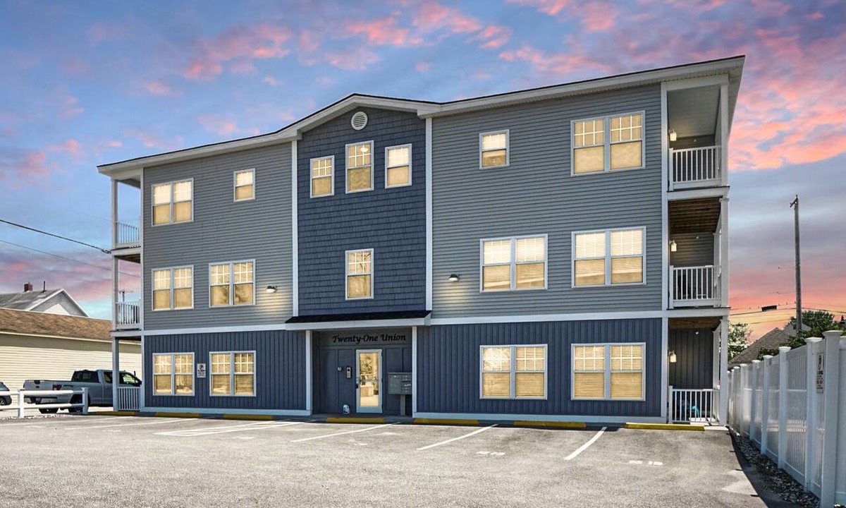 Ocean Park Condo | Beachside Abode 1A
