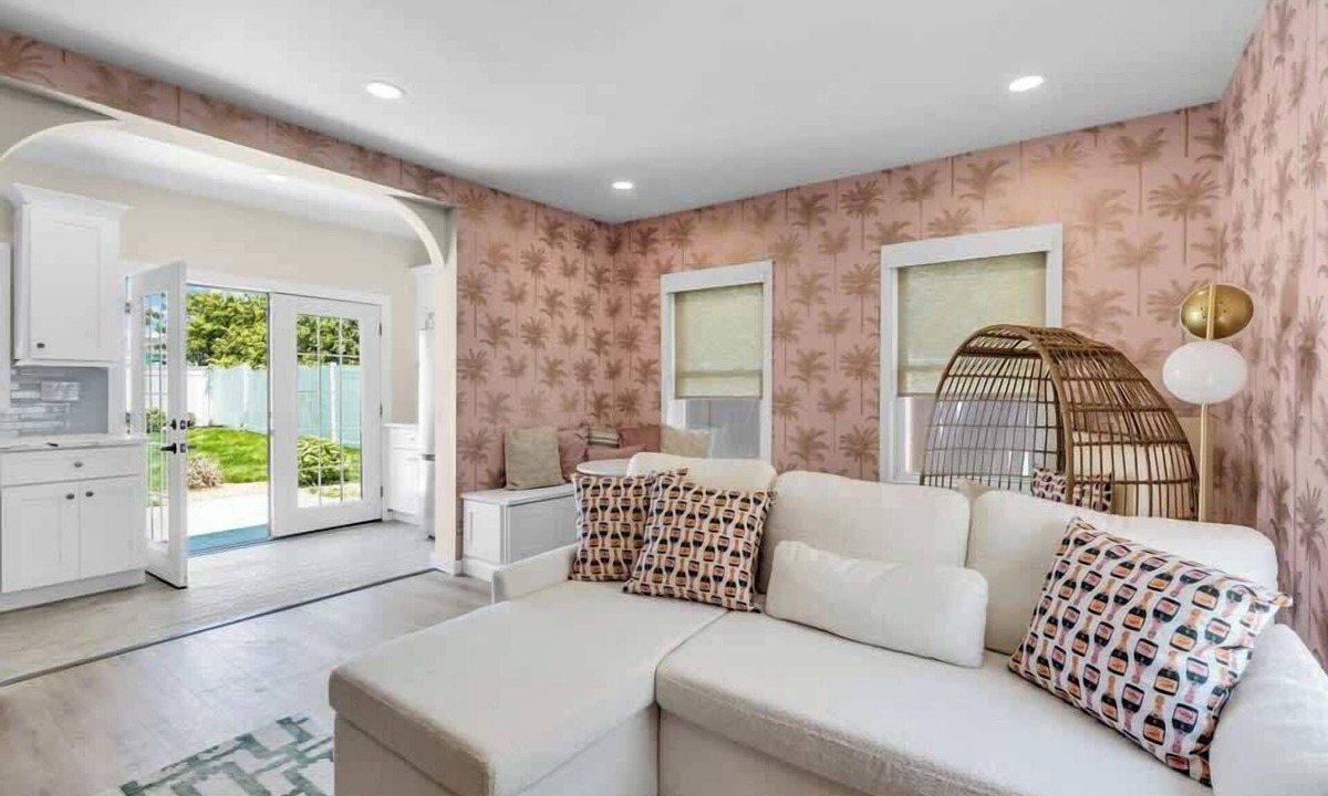 Wall House | Beachside Haven: Insta-Worthy Decor & Private