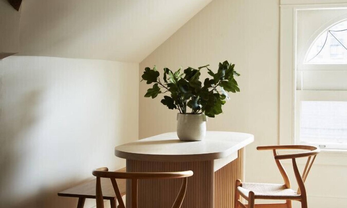Dwight Apartment | Beacon Cove steps to Yale University