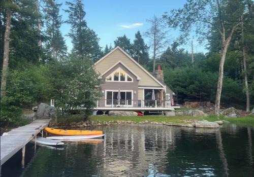 Meredith House | Bear Island Dockhouse - Paddle, Swim & Trails
