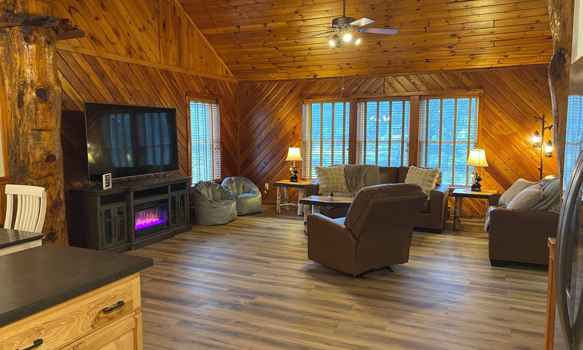 Harpersfield House | Bear Lodge! All the comforts of home with a cabin getaway feel. Sleeps 7