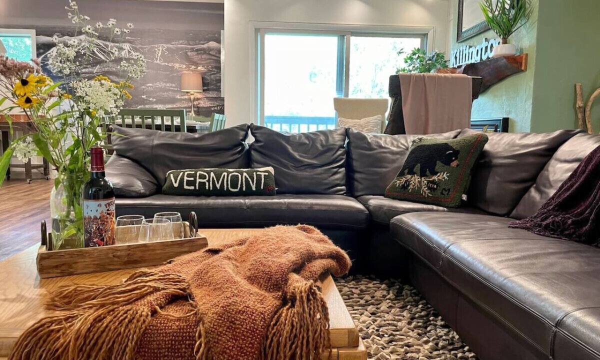 Killington Apartment | Bear8 Sleeps 20, AC, Pool, Close to Resort, Fireplaces