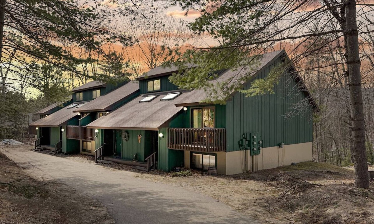 North Conway Villa | Beary Happy Place | Modern & Close to Downtown