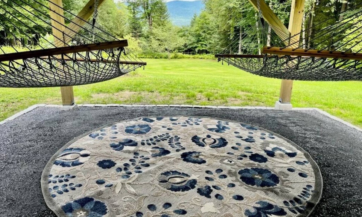 Chittenden House | Beautiful 2 Bedroom in Chittenden, walk to Mountain Top inn, close to Killington