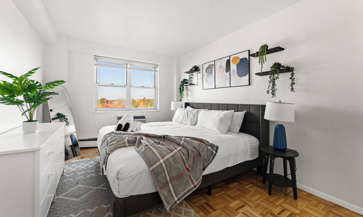 North Brookline Apartment | Beautiful 2bd/1.5ba Next to BU 8638