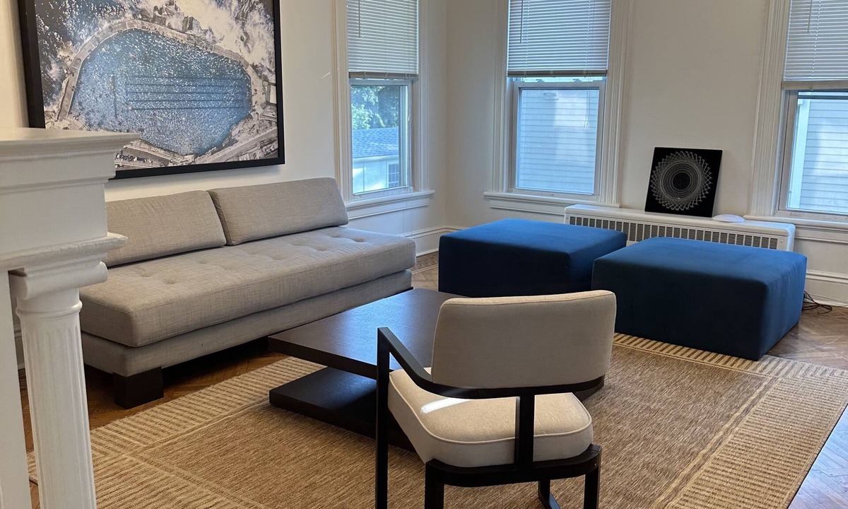 East Norwalk Apartment | Beautiful 2BR apt in Beach community, close to train and hwys! Only 1hr to NYC!