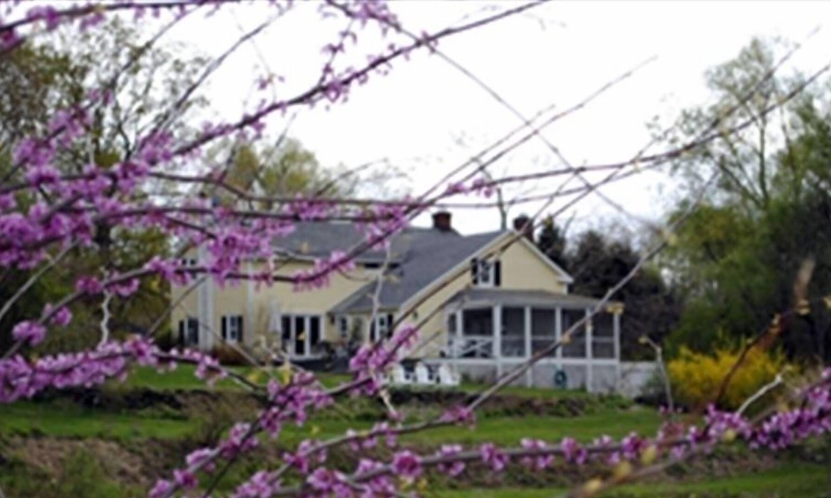 Red Hook Other | Beautiful 3 Bedroom Farmhouse with Pool, Pond and Vegetable Garden