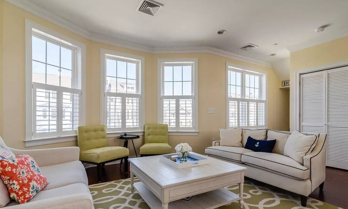 Hingham House | Beautiful 3 br/4 ba townhome in waterfront community; 2-min walk to Boston ferry