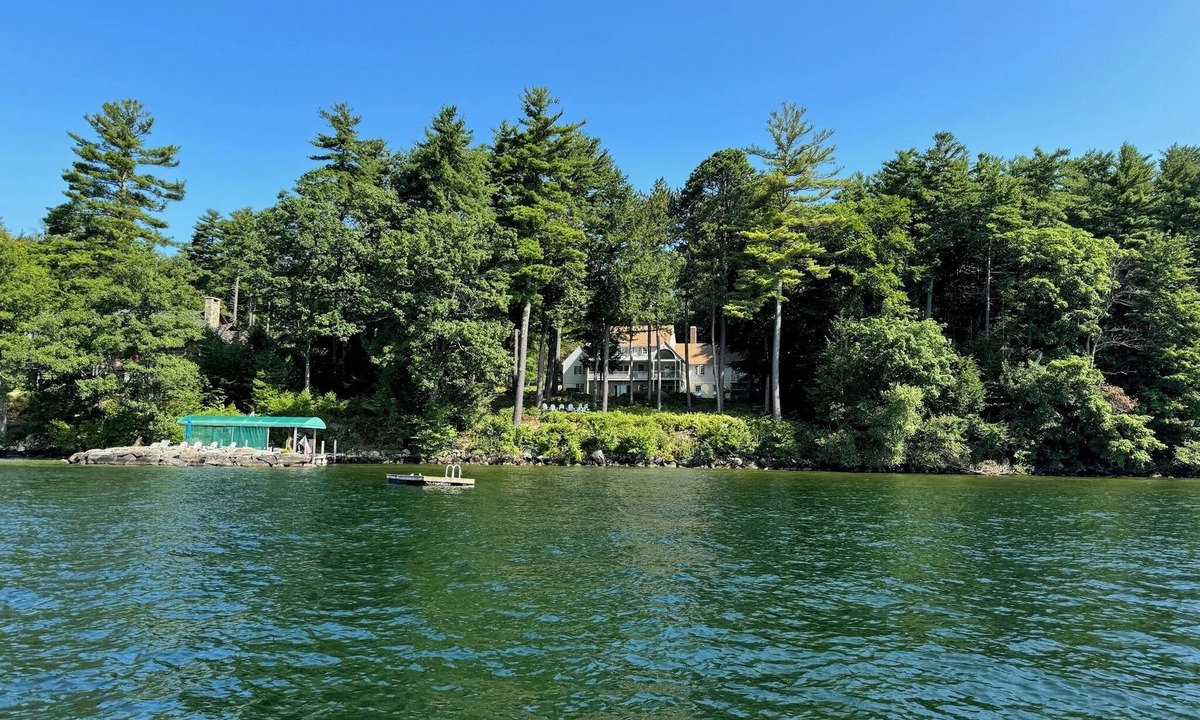 Wolfeboro House | Beautiful 6-bed/5-bath home on Wolfeboro Neck w/beach, SW views, AC & Wolfeboro