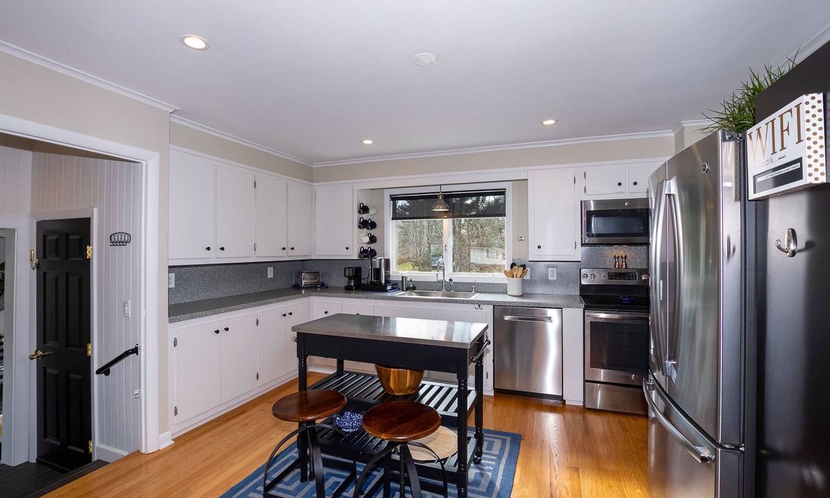 Pine Grove Historic District House | Beautiful, comfortable home with everything you would expect and more.