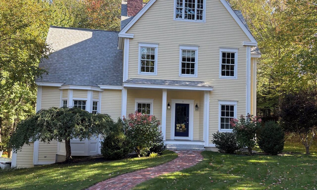 Kennebunk House | Beautiful home in desirable Riverlocks neighborhood, walkable to Kennebunkport
