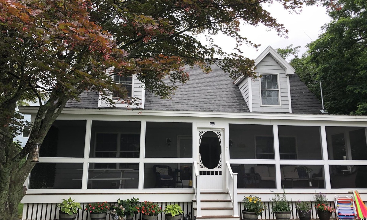 York Beach House | Beautiful house located near long sands beach.