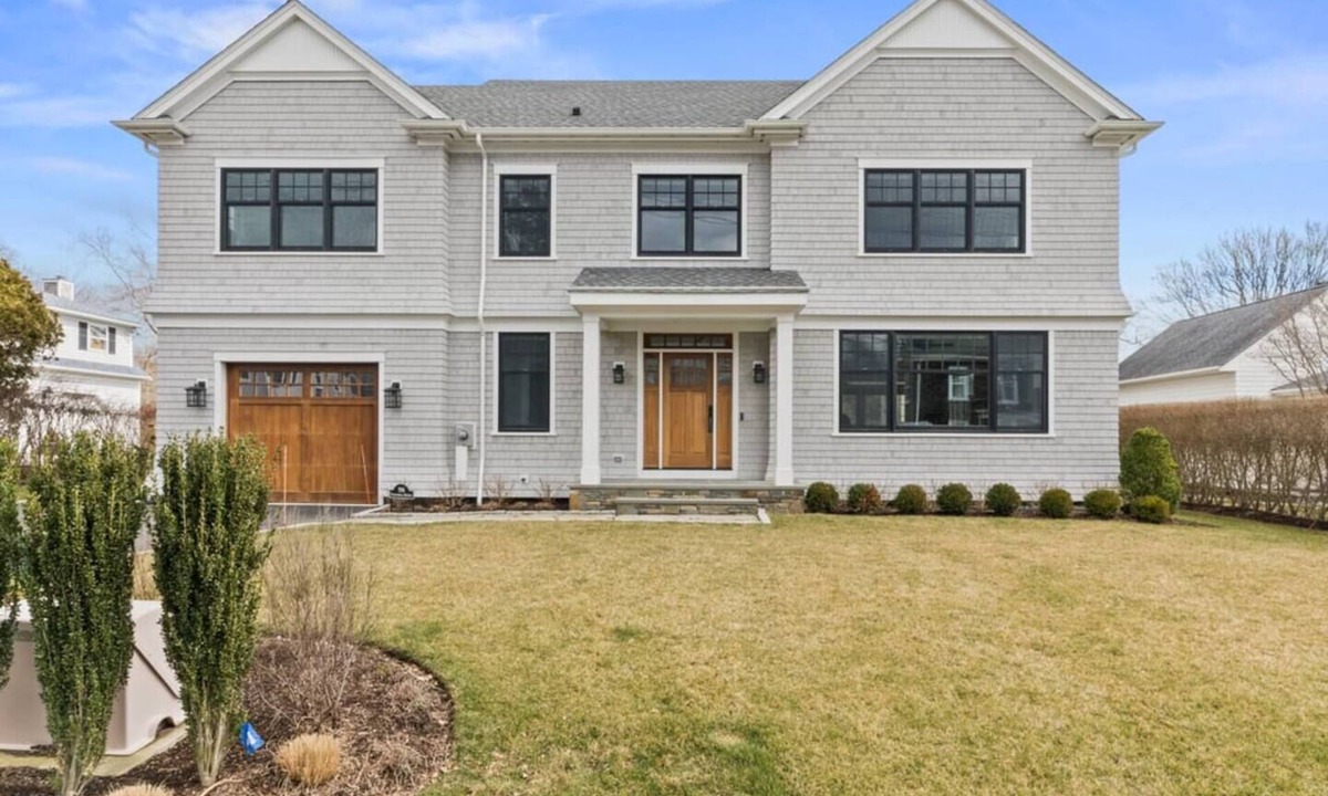 Fifth Ward House | Beautiful Newport Home