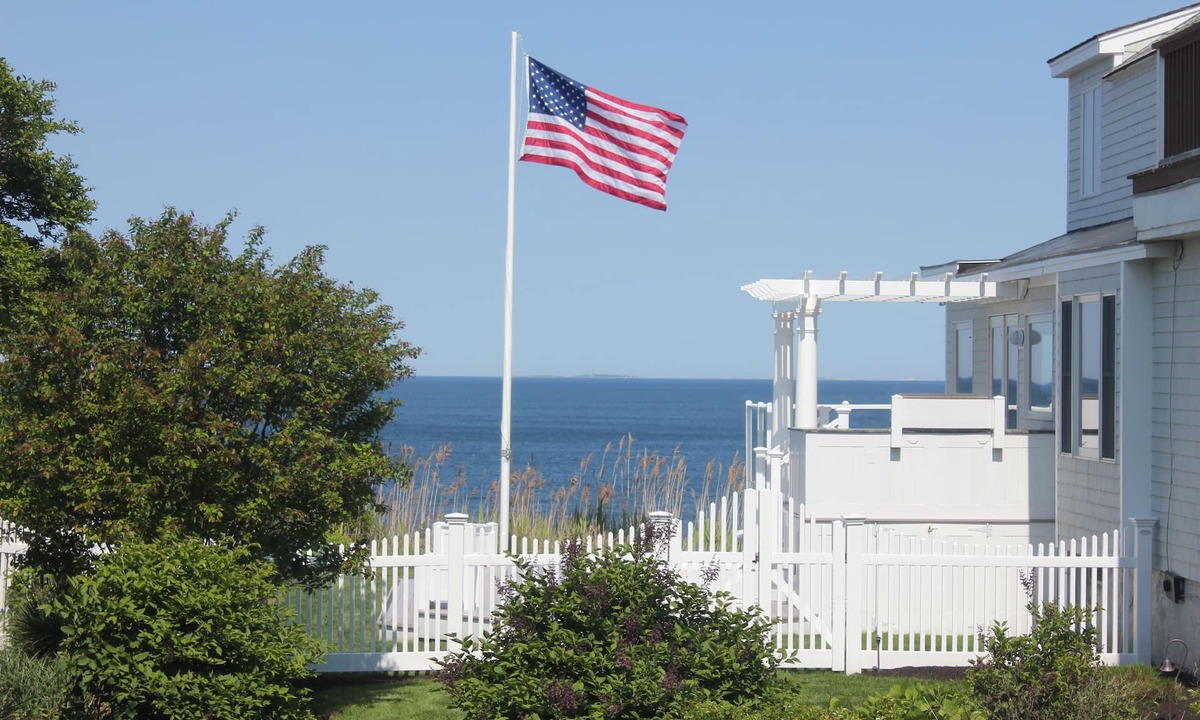 Hampton House | Beautiful Ocean Views, Walk to Beach, & Dog Friendly!