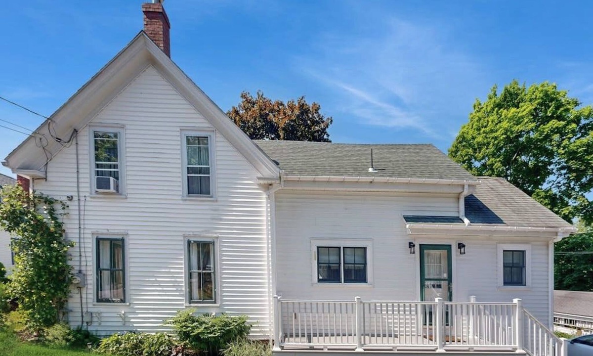 Wiscasset House | Beautiful Retreat | Home Office | Walk 5 MInutes to Main Street