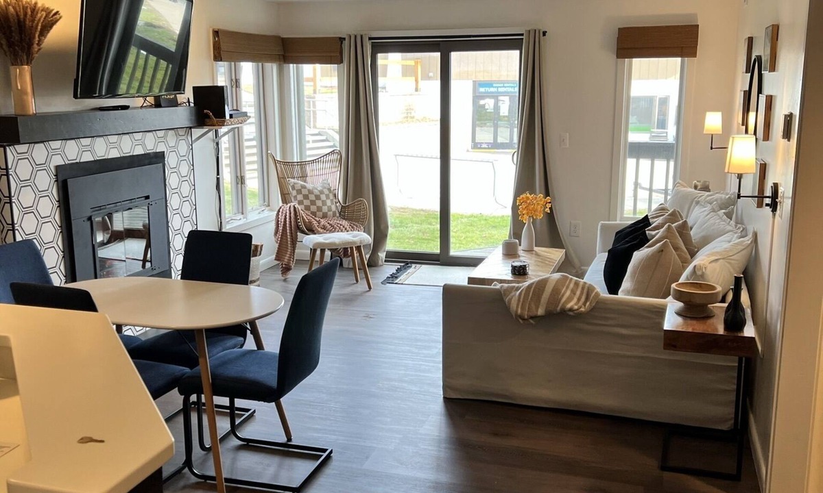Ludlow Condo | Beautiful ski in-ski out condo at Okemo Mountain