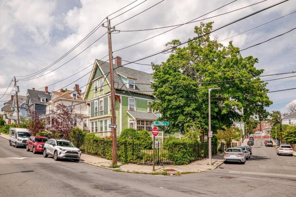 Dorchester Apartment | Beautiful Victorian House