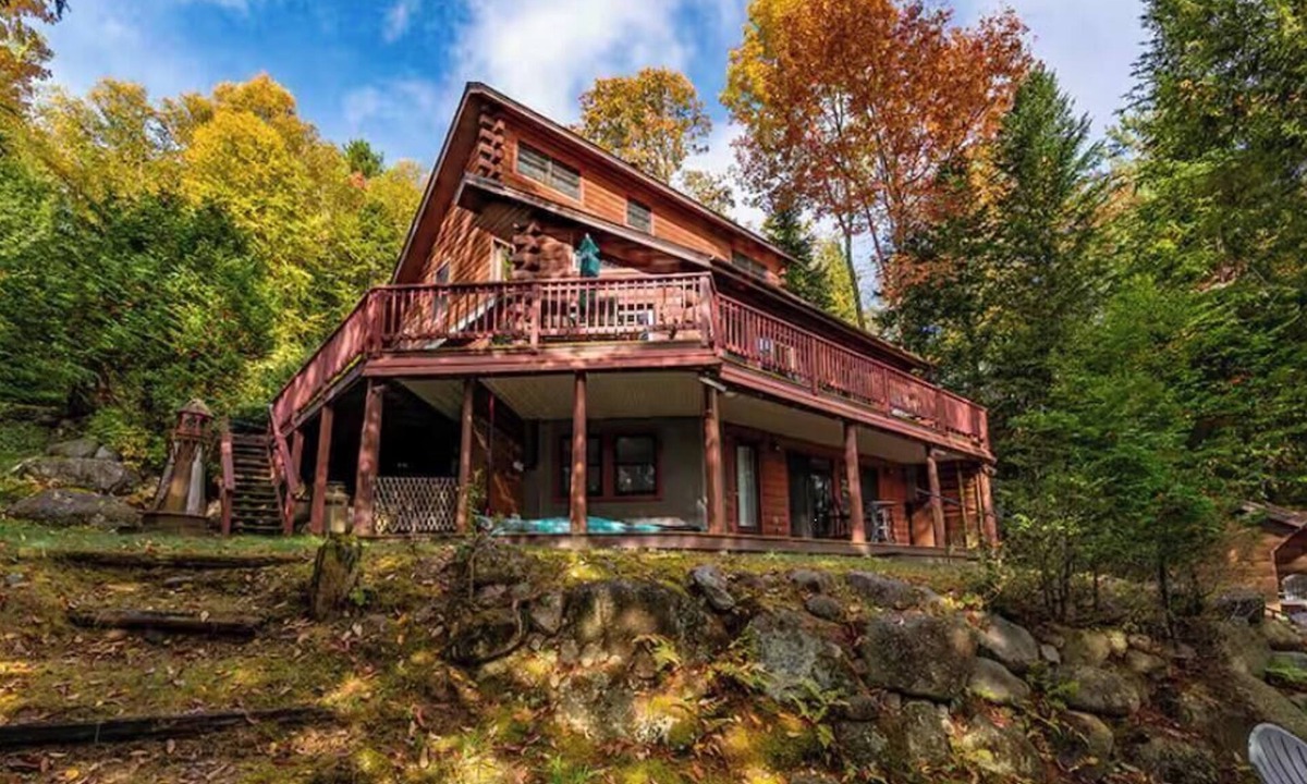 Saranac Lake House | Beautiful waterfront Log home.