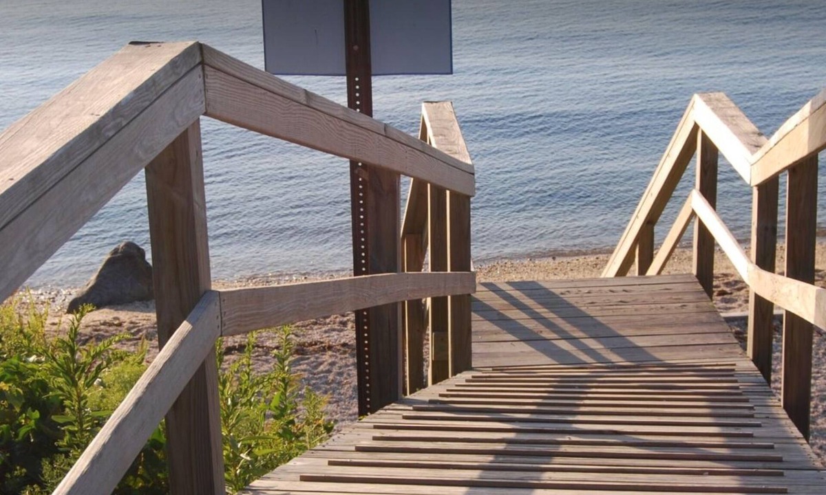 Greenport West House | Beautifully decorated water view resort condo