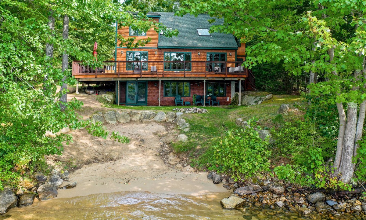 Moultonborough House | Beautifully Updated Winnipesaukee Lakefront Home Accommodates 12