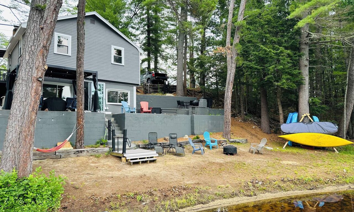 South Sanford House | Beautifully-Updated Lakefront House with Plenty of Outdoor Fun and Relaxation