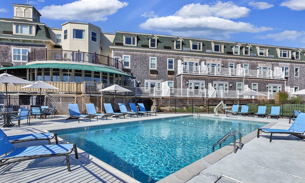 Jamestown Condo | Beavertail Lighthouse, Fort Getty Park &Festivals!