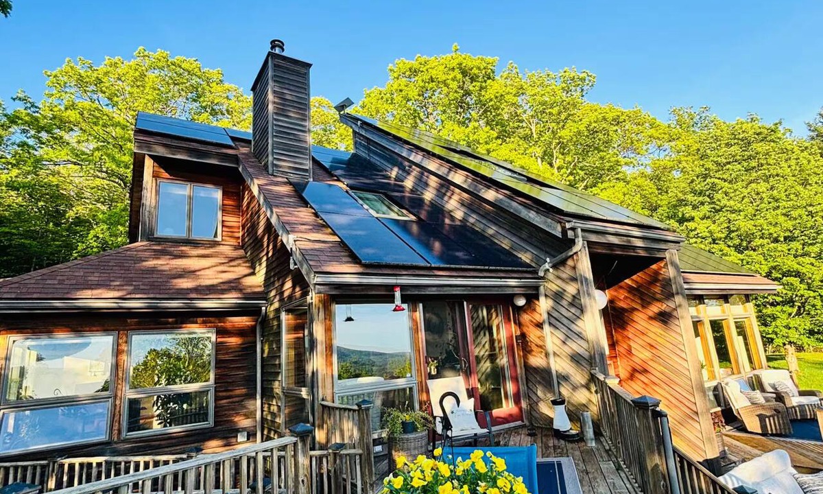 New Lebanon House | Berkshires Mountain Retreat w Panoramic Views, 5 Decks, Hot Tub, near Tanglewood