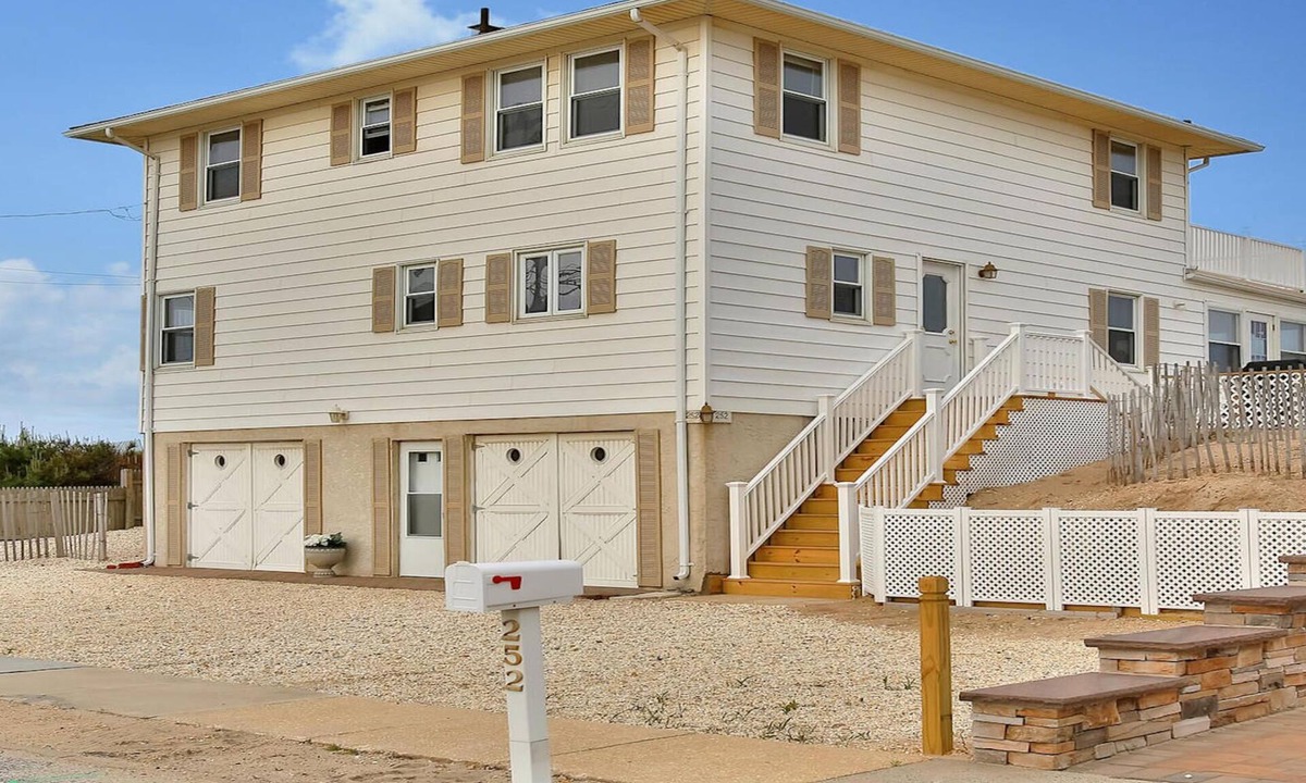 Mantoloking House | BEST DEAL Ocean Front on private beach Weekly/month open NOW August 1 - Sept. 7