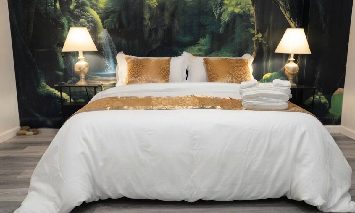 Delta House | Best Value: Spacious 2BR/Near Vancouver+Parking