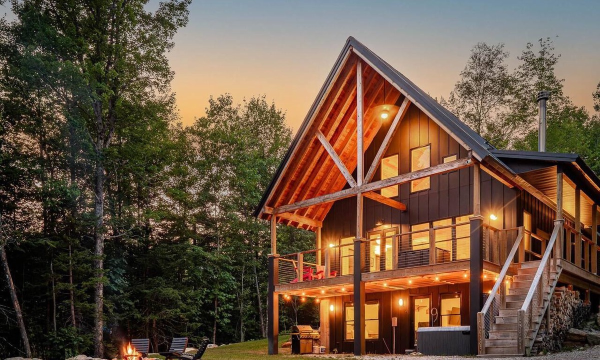 Sunday River Area House | Black Bear Chalet – Hot Tub, Fire Pit, Mtn Views, Game Room