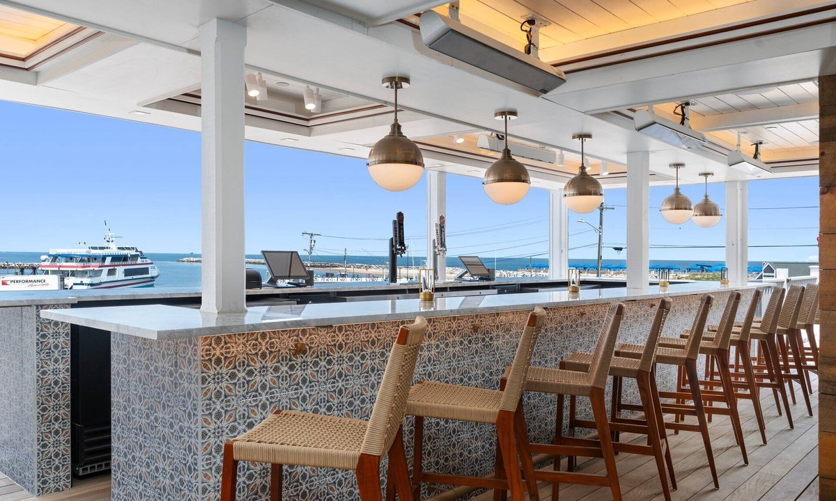 Block Island Hotel | Block Island Bunk House