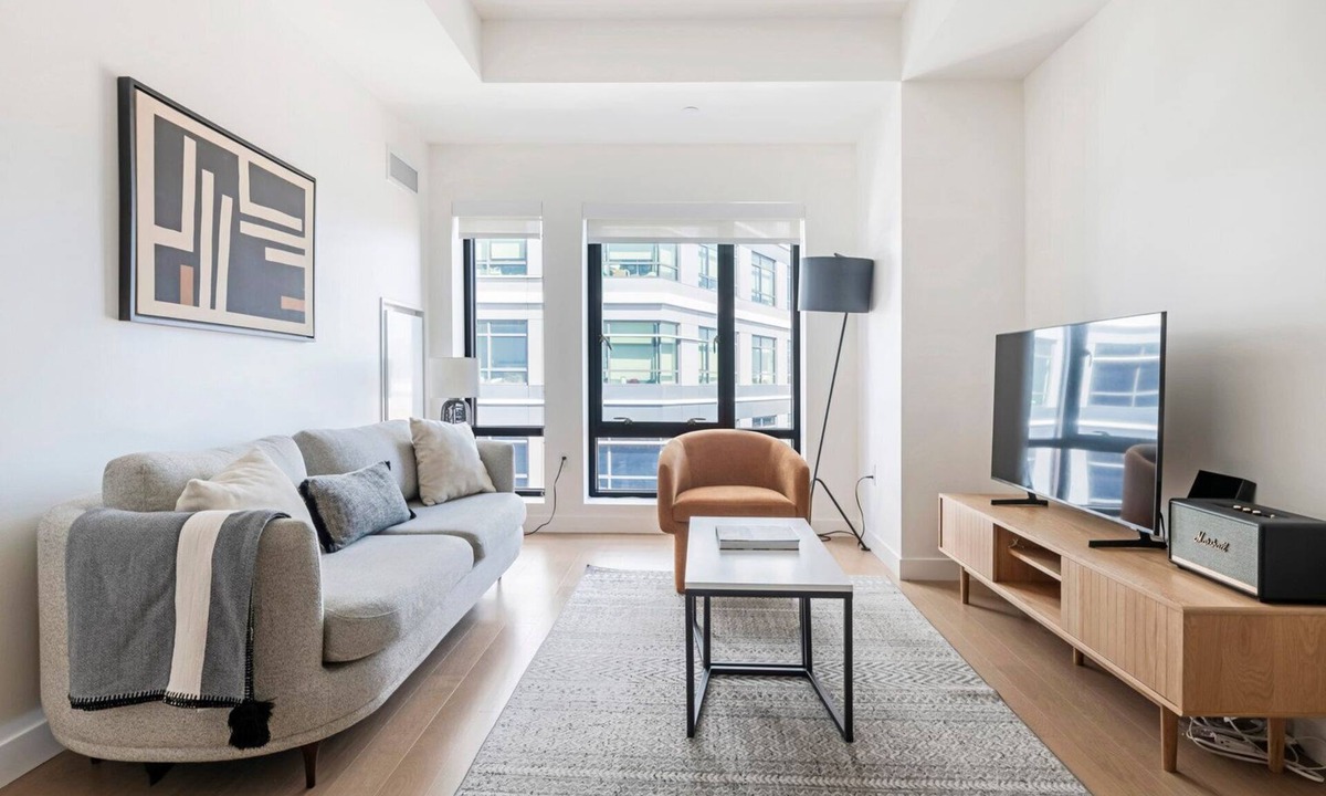 Fenway–Kenmore Apartment | Blueground | Fenway–Kenmore, pool, nr Fenway Park