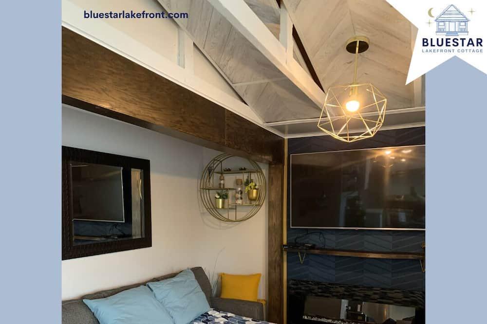 Leeds and the Thousand Islands Cottage | Bluestar Lakefront Cottage Rental - 1000 Islands Region - Gananoque