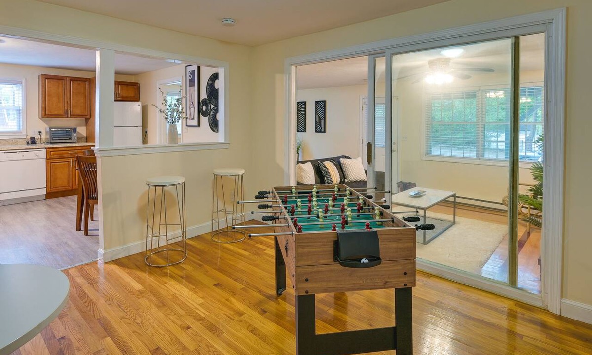 Fairmount Hill Apartment | Boston Duplex w/Foosball Table: 11 Mi to Downtown