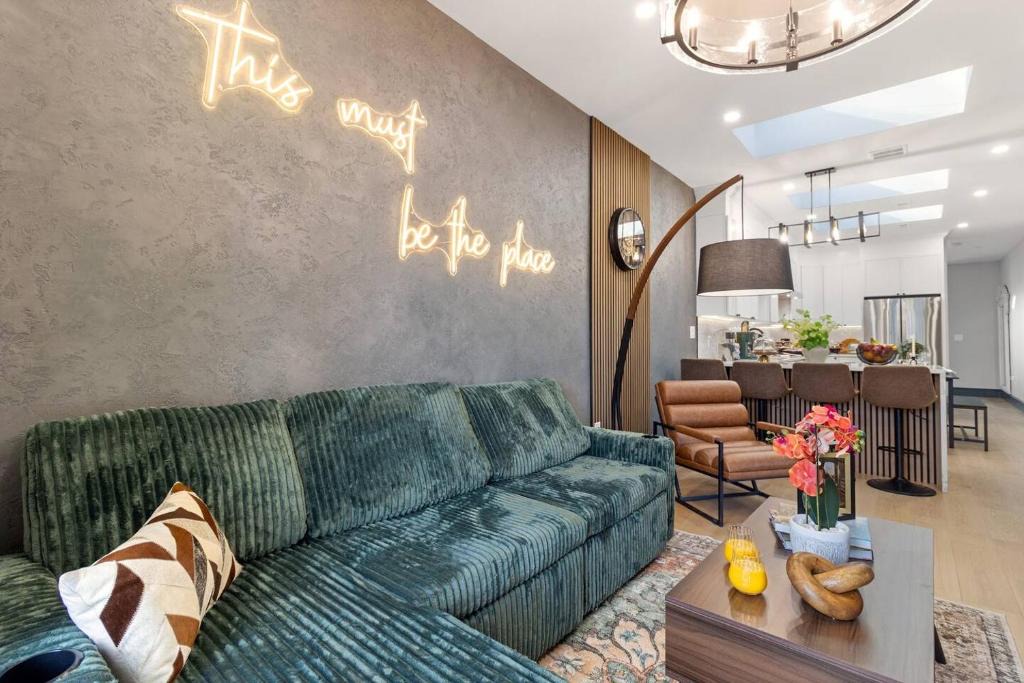 East Somerville Apartment | Boston Style 2BR2BTH/Near Boston + New Build