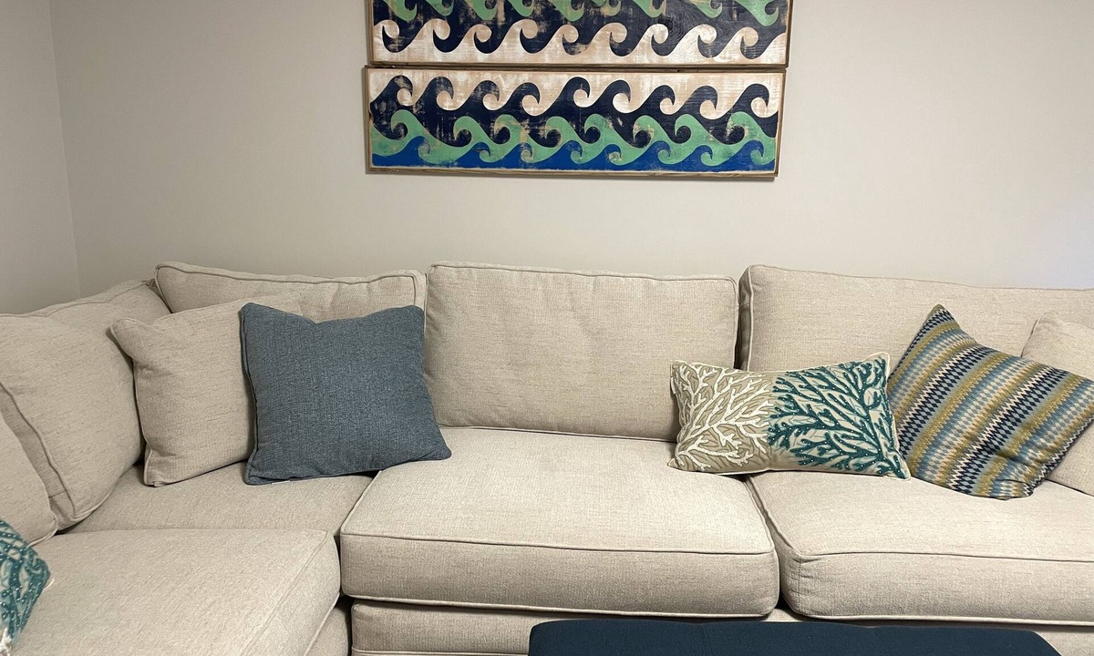Ogunquit Condo | Brand New Condo! Sleeps 6, Full kitchen, Walk to Beach/Town, Pools, Grill, Yard