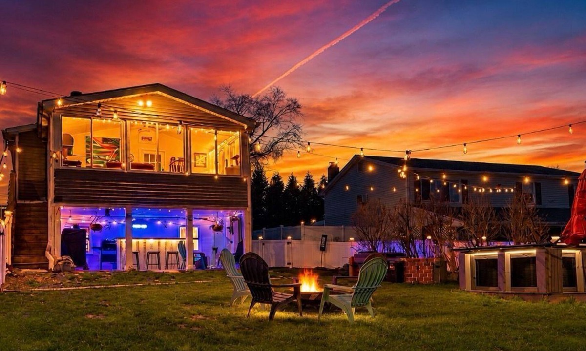Danbury Apartment | Brand New Lakeview Suite: Hot Tub, Pet friendly & 4 Parking Spots