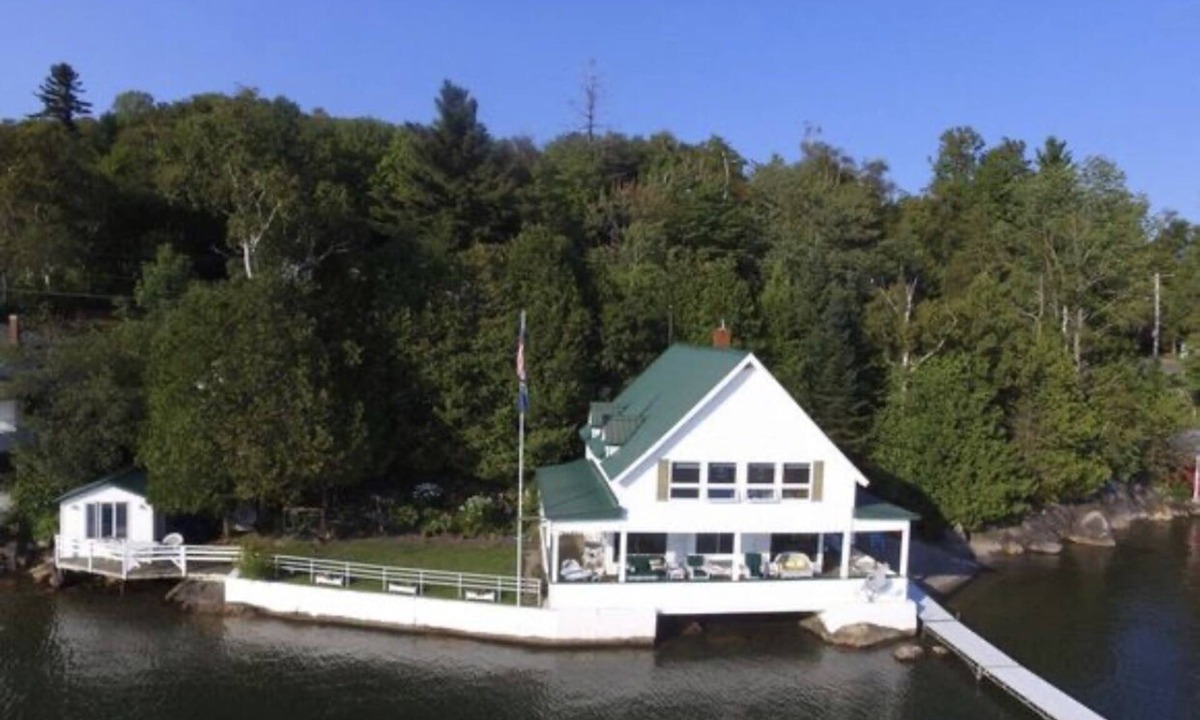 Westmore House | Breathtaking views from The Lions Den