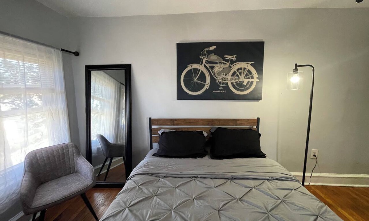 Elkins Park Apartment | Bright & Charming Studio Elkins Park Monthly Discount
