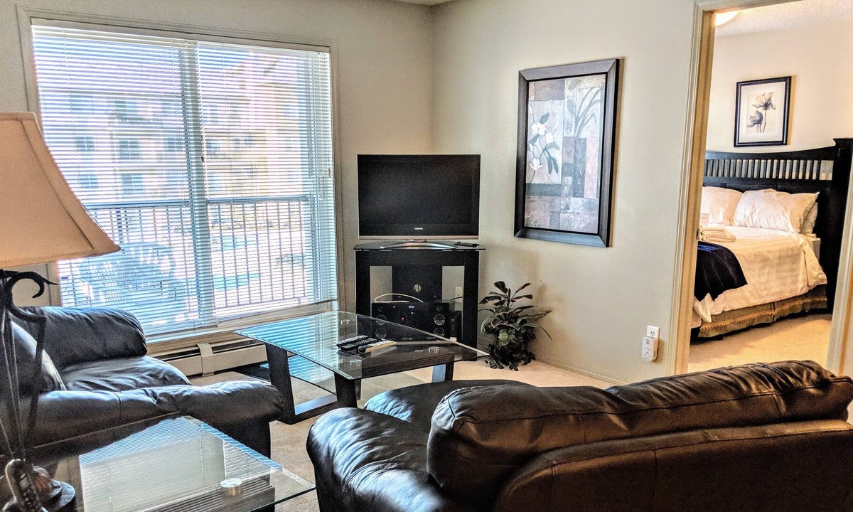 Northeast Edmonton Condo | Bright Clean 2 bed 2 bath, U/G parking, 1 min away from transit hub